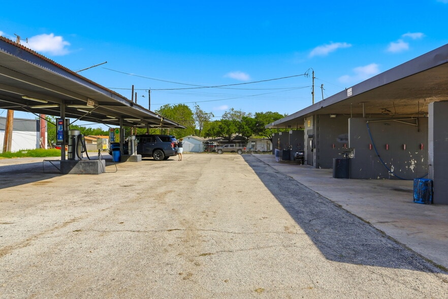 More Photos Of 2703 Vance Jackson Rd, San Antonio Carwash For Sale