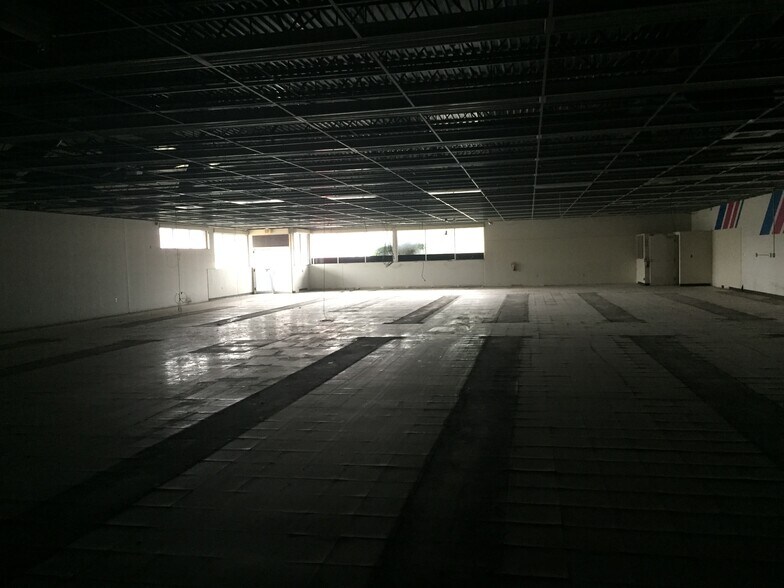 More Photos Of 213 W Main St, Grove City Drugstore For Sale