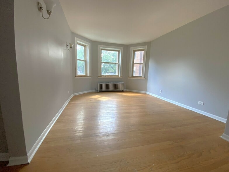 More Photos Of 2135 E 80th St, Chicago Apartments For Sale