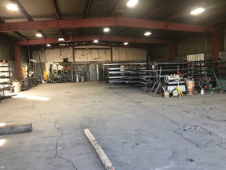 More Photos Of 510 S Federal Blvd, Riverton Industrial For Sale