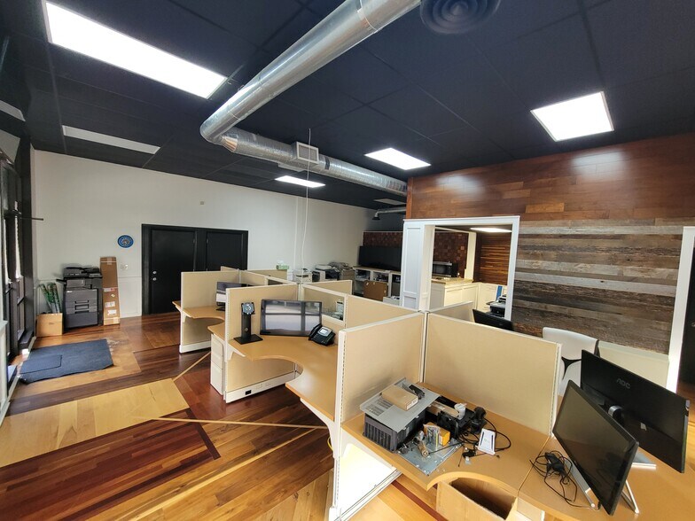 More Photos Of 753 N US Highway 17 92, Longwood Warehouse For Lease