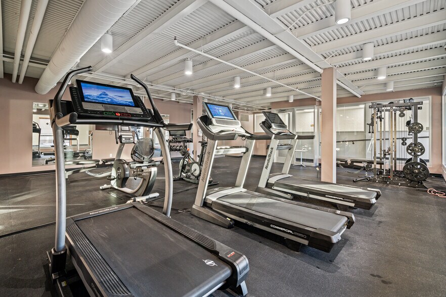 More Photos Of 2361 W Highway 36, Roseville Unknown For Lease