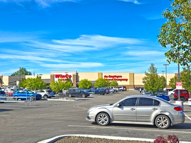 More Photos Of 1255 N Happy Valley Rd, Nampa Restaurant For Sale