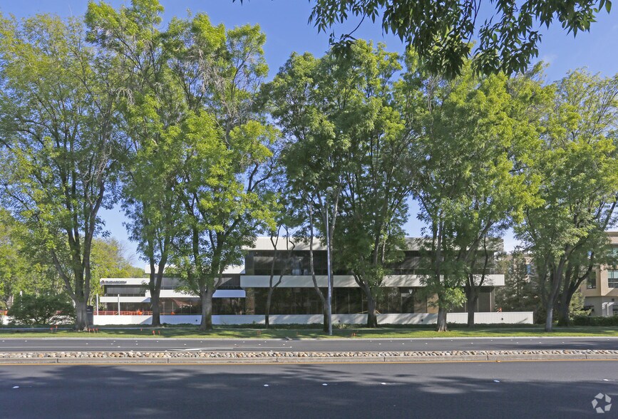 More Photos Of 10050 N Wolfe Rd, Cupertino Office For Lease