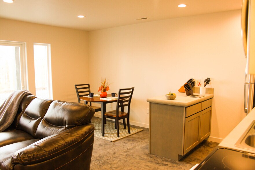 More Photos Of 420-522 F St NE, Quincy Apartments For Sale