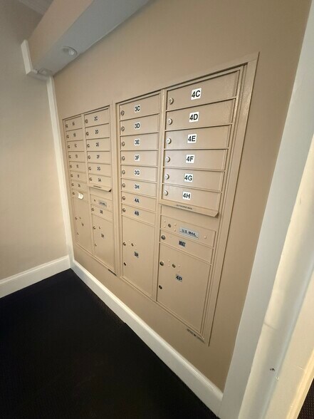 More Photos Of 21 Fruit St, Worcester Apartments For Sale