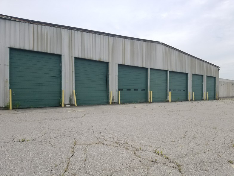 More Photos Of 1661 W Hill St, Louisville Manufacturing For Lease
