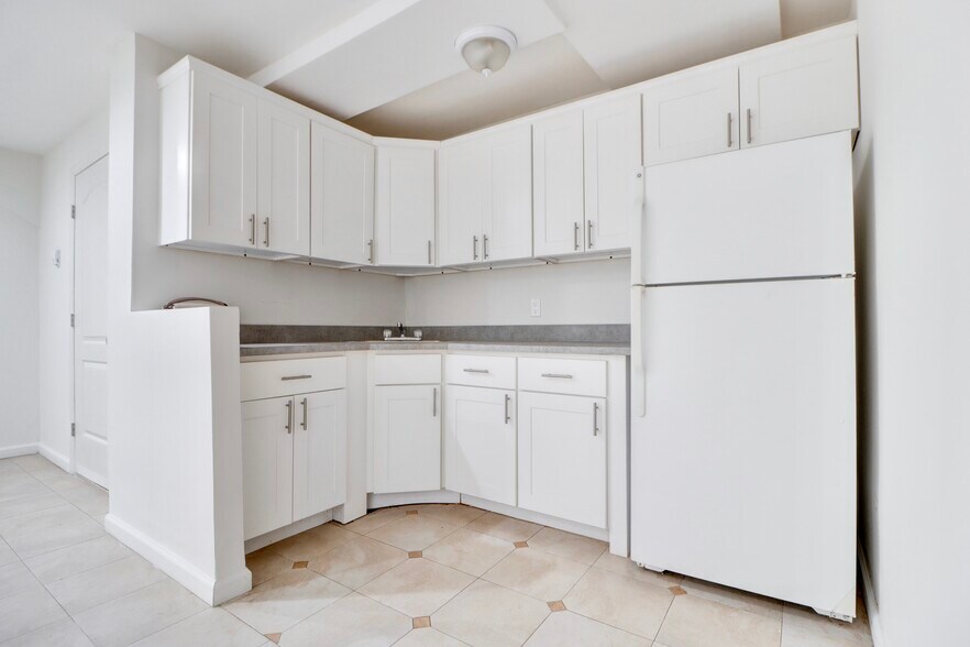 More Photos Of 5926 Bleecker St, Ridgewood Medical For Sale