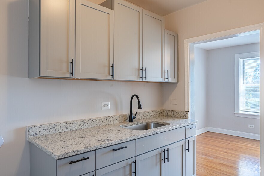 More Photos Of 7526-7536 S Colfax Ave, Chicago Apartments For Sale