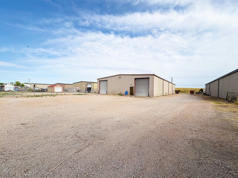 More Photos Of 8528 W Reno Ave, Oklahoma City Manufacturing For Lease
