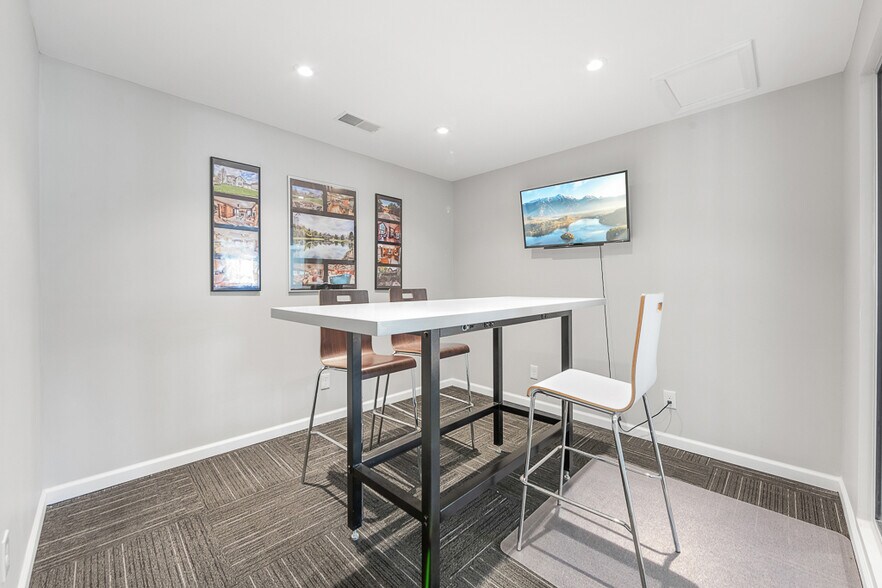 More Photos Of 544 Pearl Rd, Brunswick Freestanding For Sale