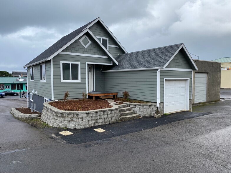 More Photos Of 1333 NE Keel Ave, Lincoln City Specialty For Sale