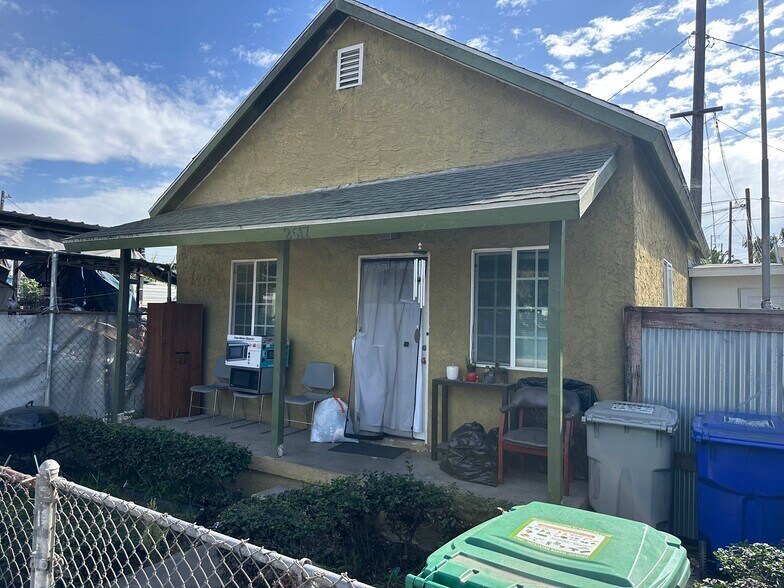 More Photos Of 2010 Franklin Ave, San Diego Multifamily For Sale