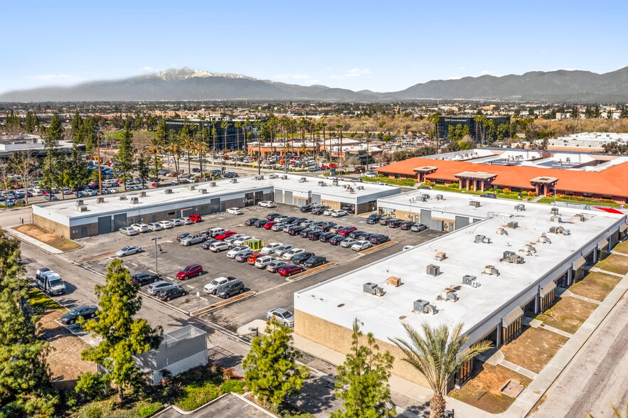 More Photos Of 165 W Hospitality Ln, San Bernardino Flex For Lease