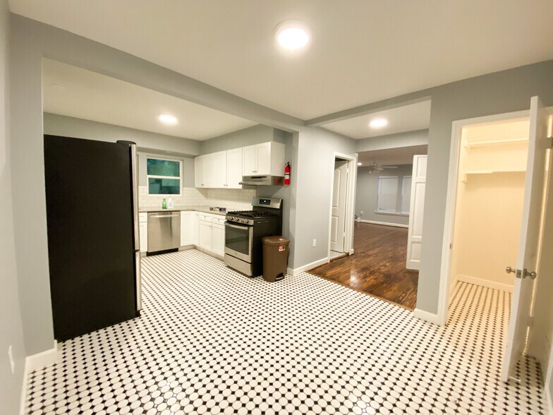 More Photos Of 5331 Bell St, Houston Apartments For Sale