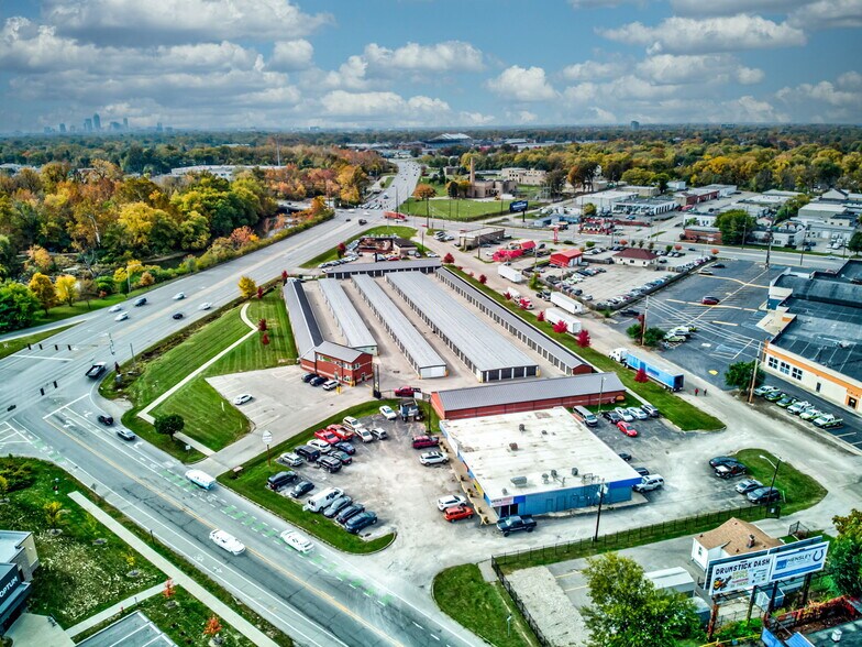 More Photos Of 4451 Old Allisonville Rd, Indianapolis Office For Sale