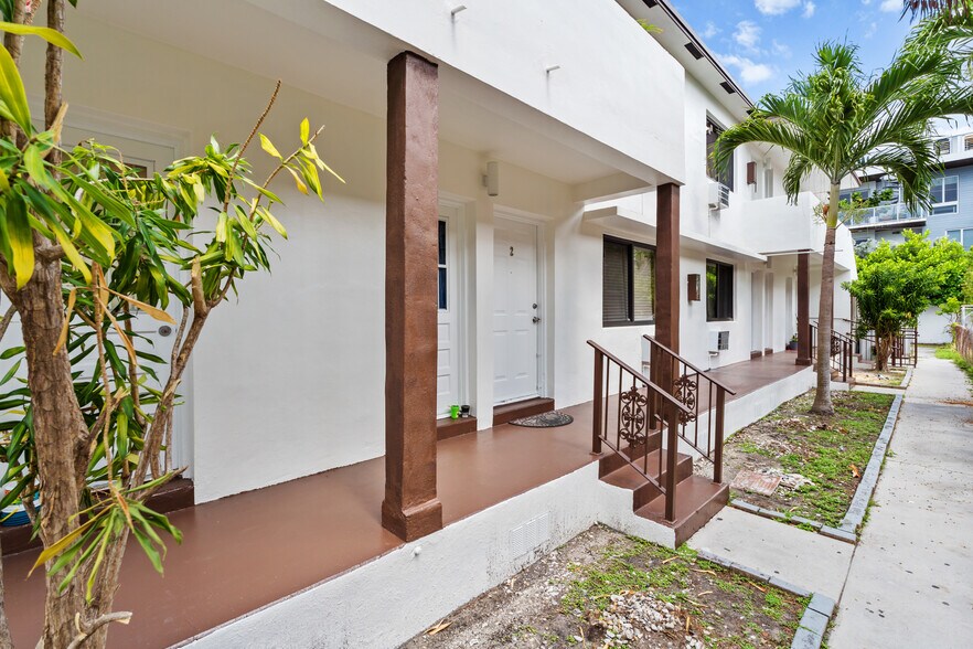 More Photos Of 550 SW 10th St, Miami Apartments For Sale