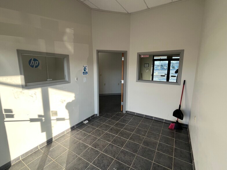 More Photos Of 6801 Broadway, Merrillville Medical For Lease