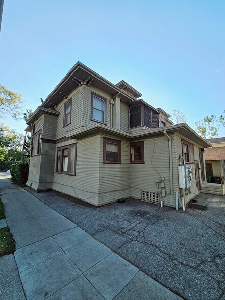 More Photos Of 325 S Los Robles Ave, Pasadena Apartments For Sale