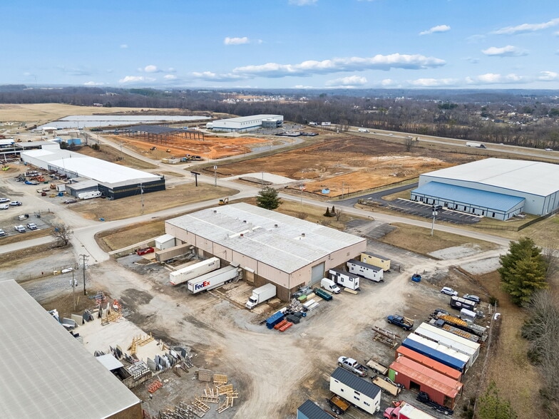 More Photos Of 411 Industrial Dr, White House Manufacturing For Lease
