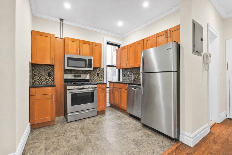 More Photos Of 3155 35th St, Long Island City Apartments For Sale