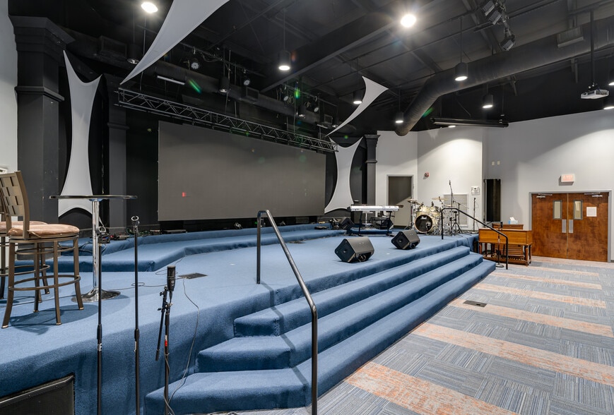 More Photos Of 3737 Stilesboro Rd NW, Kennesaw Flex For Sale