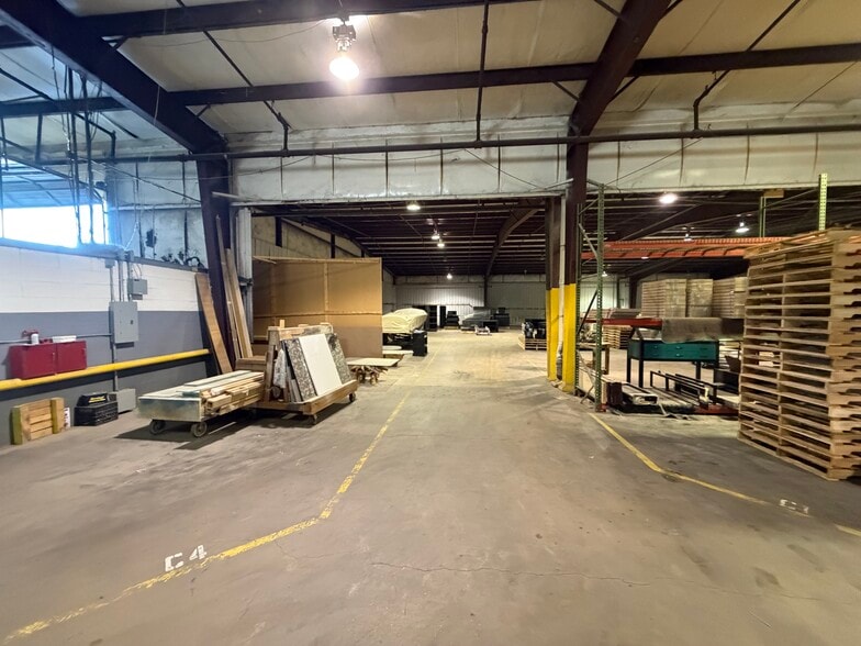 More Photos Of 3248 N Sheridan Rd, Tulsa Warehouse For Sale