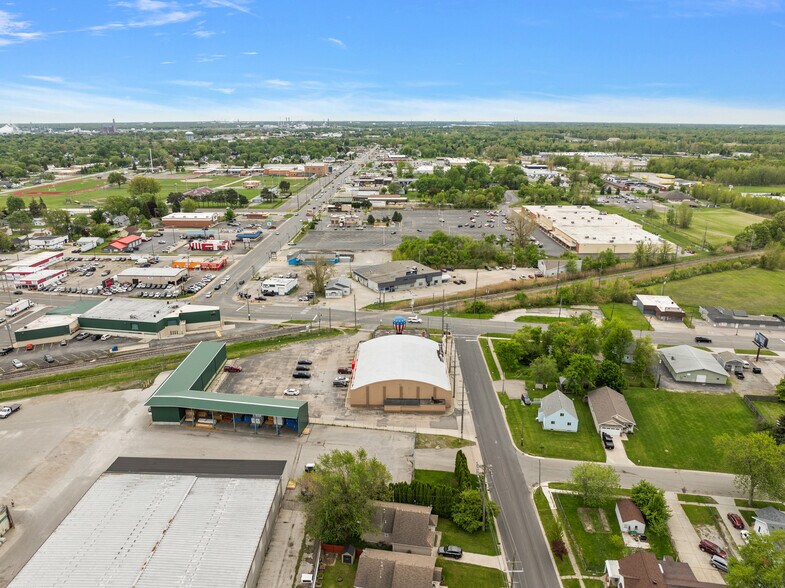 More Photos Of 2419 Lapeer Rd, Port Huron General Retail For Sale