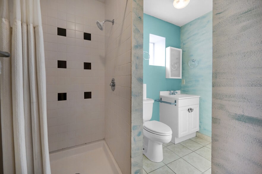 More Photos Of 2105 E Platte Ave, Colorado Springs Hotel For Sale