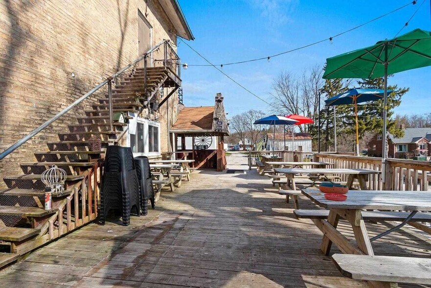 More Photos Of E3261 County Rd S, Casco Sports And Entertainment For Sale