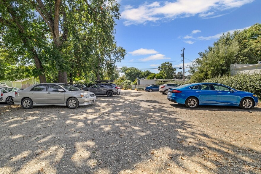 More Photos Of 1725 Esplanade Rd, Chico Freestanding For Lease