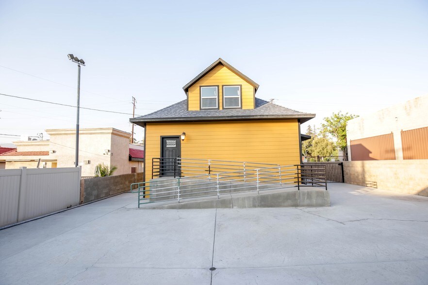 More Photos Of 668 E Redlands Blvd, Redlands Office For Sale