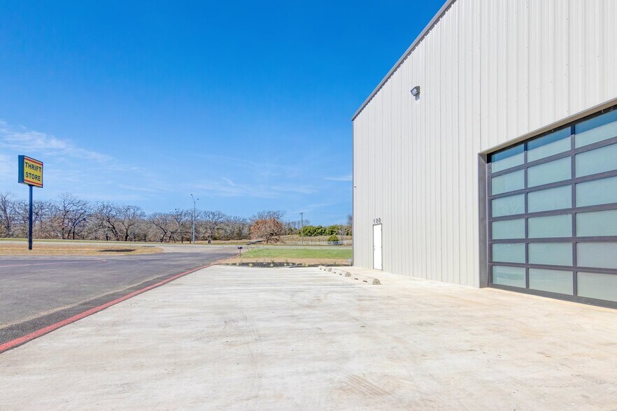 More Photos Of 4000 Texoma Pkwy, Denison Light Distribution For Sale