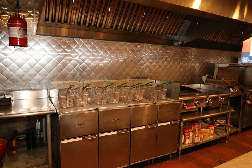 More Photos Of 1730 Goodman St, Rochester Bar For Sale
