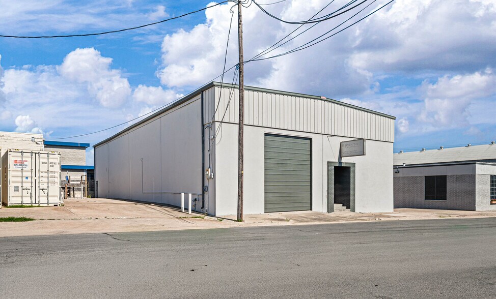 More Photos Of 4520 Fort Ave, Waco Warehouse For Sale