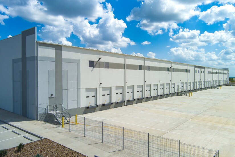 More Photos Of 102 Tottenham Dr., Laredo Warehouse For Sale