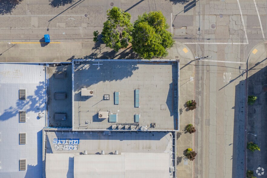 More Photos Of 329-331 Jefferson St, Oakland Office For Lease