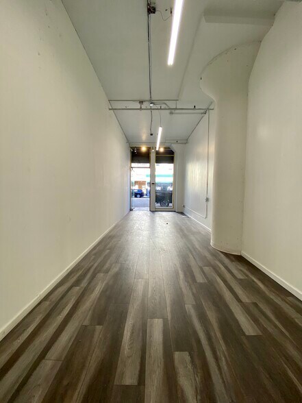 More Photos Of 1114 S Los Angeles St, Los Angeles Warehouse For Sale