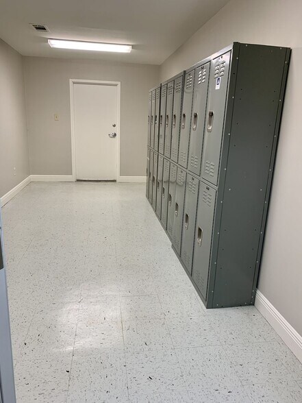 More Photos Of 2717 Ruby, Gonzales Service For Lease