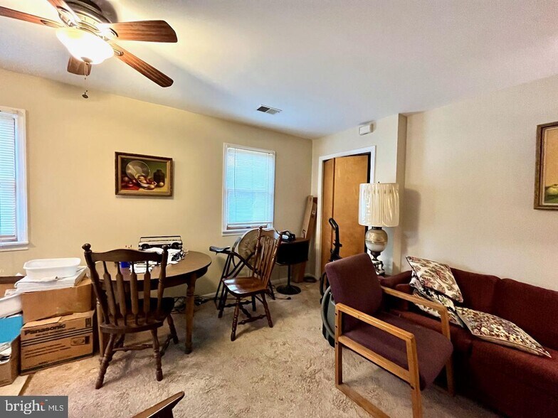 More Photos Of 10 Shady ln, Rockledge Flex For Sale