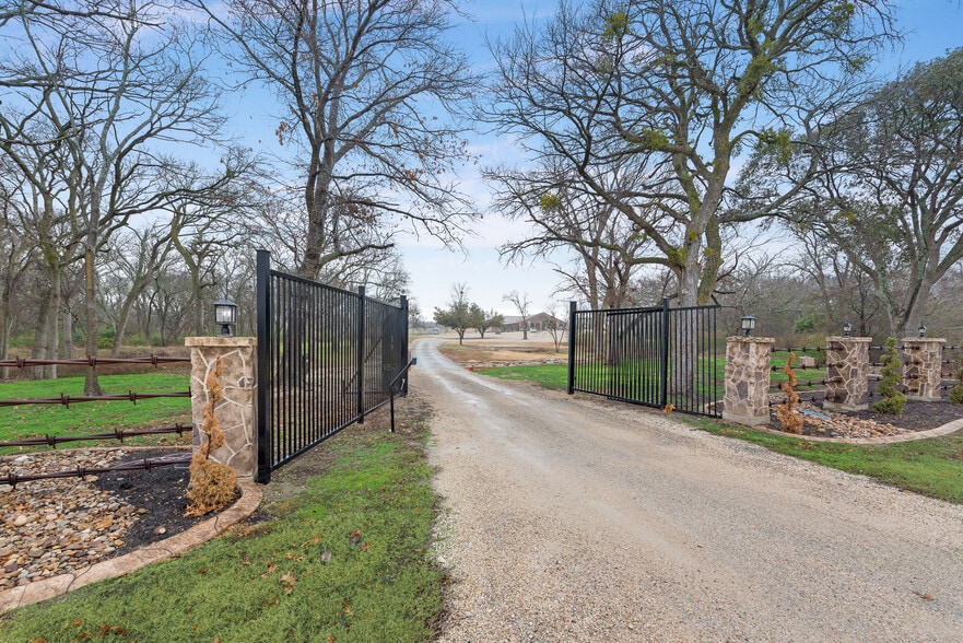 More Photos Of 4899 Leroy Pky, Elm Mott Lodge Meeting Hall For Sale