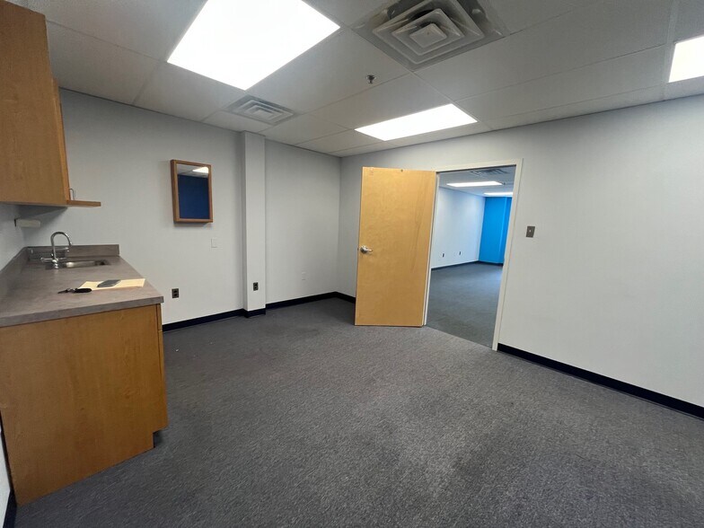 More Photos Of 1998 Springdale Rd, Cherry Hill Flex For Lease