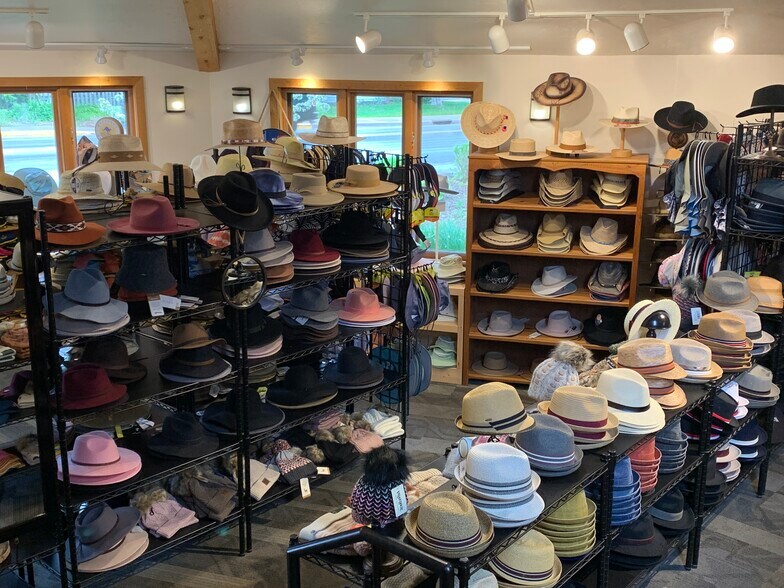More Photos Of 4075 WI-42 Hwy, Fish Creek General Retail For Sale
