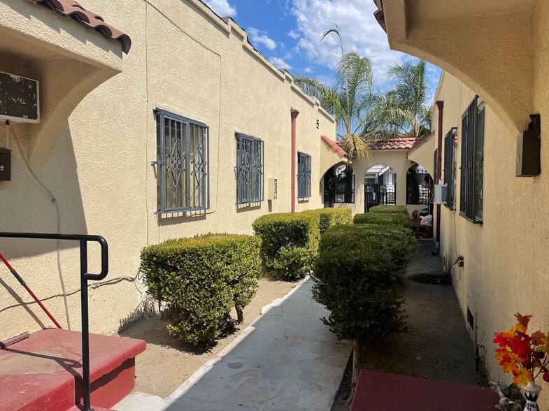 More Photos Of 4321 Woodlawn Ave, Los Angeles Apartments For Sale