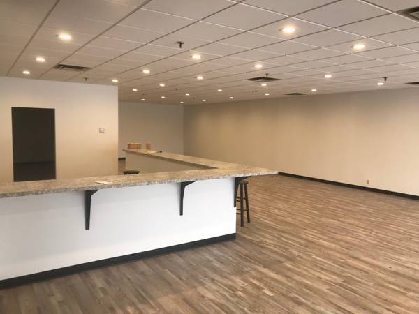 More Photos Of 2505 NE Kennedy St, Minneapolis Light Manufacturing For Lease