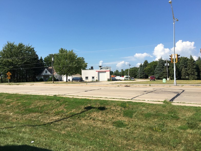 More Photos Of 1701-1703 N Casaloma Dr, Appleton Land For Sale