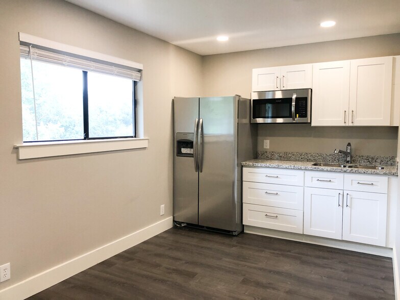 More Photos Of 9410 Anderson Mill Rd, Austin Loft Creative Space For Lease