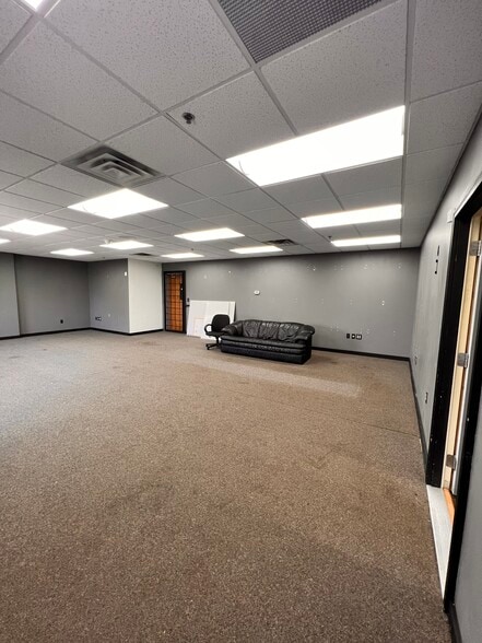 More Photos Of 8555 W 123rd St W, Savage Flex For Sale