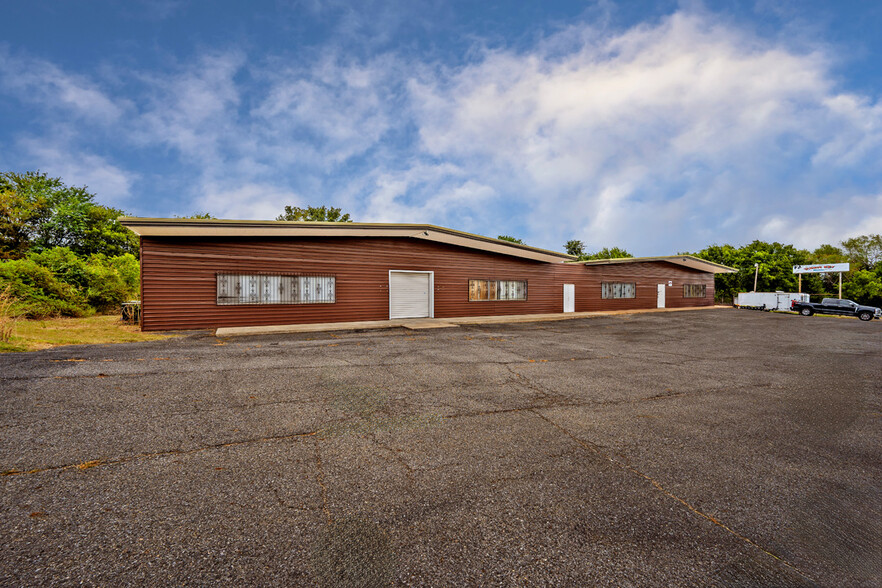 Primary Photo Of 31633 US-377 Hwy, Gordonville Flex For Sale