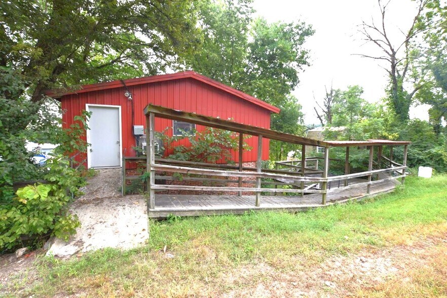 More Photos Of 114 Main St, Watts Apartments For Sale